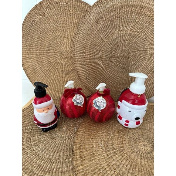 4 piece Christmas soap - Picture 1 of 10